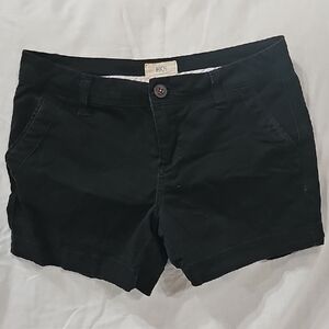 BKE Women's Classic Black Bermudas